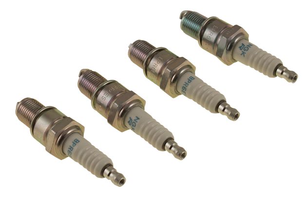 Spark plug kit 240/740/940 88- in the group Volvo / 940/960 / Electrical components / Ignition system / Spark plugs 900 at VP Autoparts AB (270746)