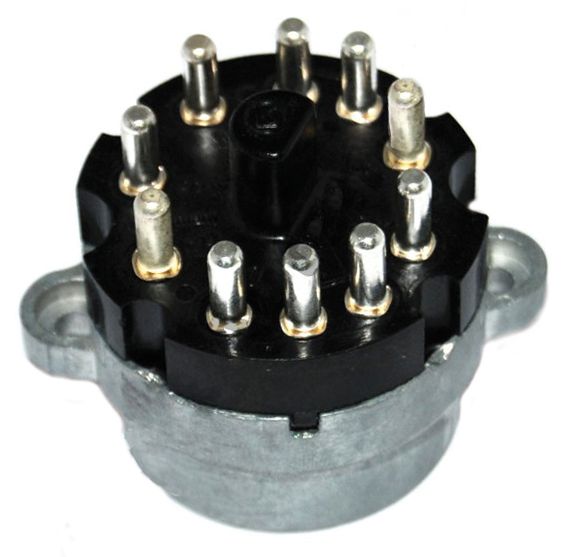 Starter switch 140/164/240 73-89 in the group Volvo / 240/260 / Electrical components / Switches / Column and starter lock switches 240/260 at VP Autoparts AB (9203247)
