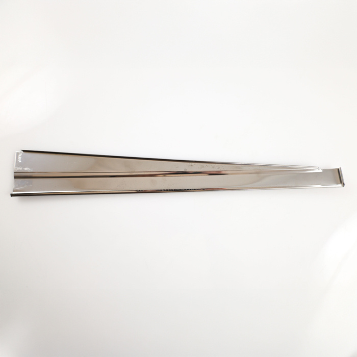 Trim molding side window 140/240 4-5d RH