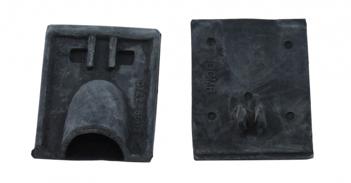 Quarter panel drain plug 67-68