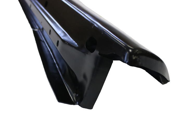 Door sill outside 64-70 RH